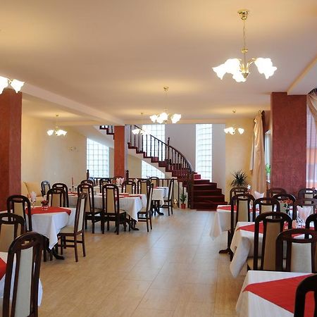 Pension Rozeclas Oradea Exterior photo